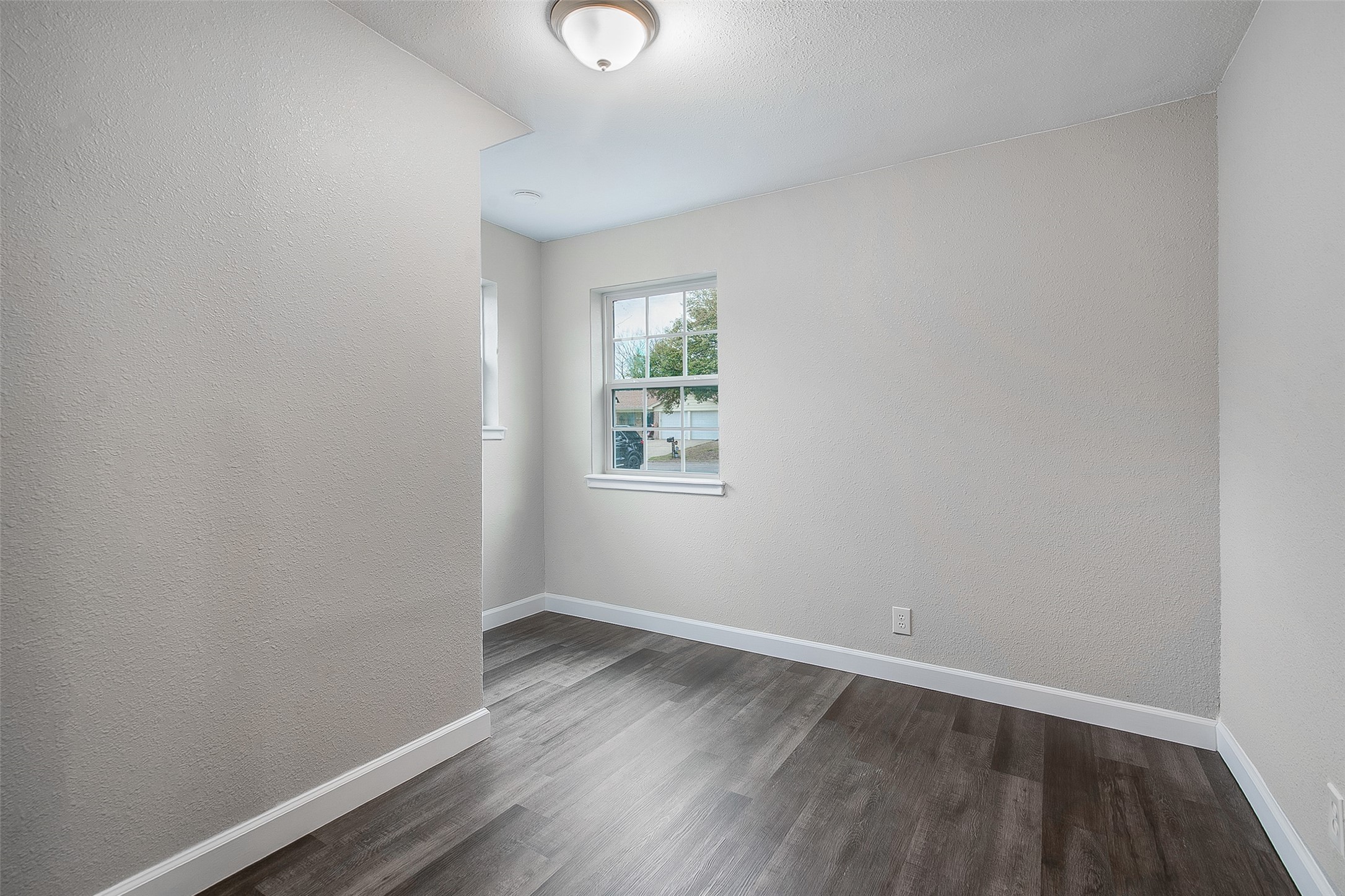 813 S Valentine Drive Sherman TX 75090