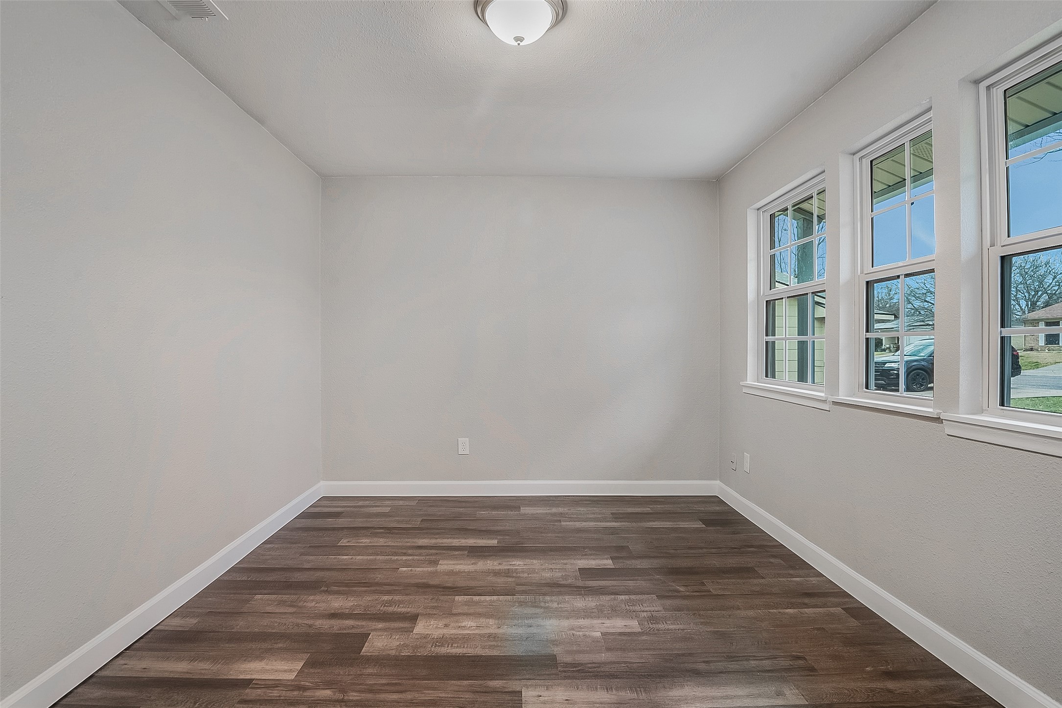813 S Valentine Drive Sherman TX 75090