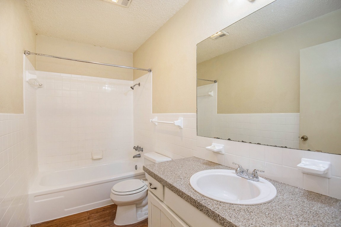 709 Pleasant Manor Burleson TX 76028