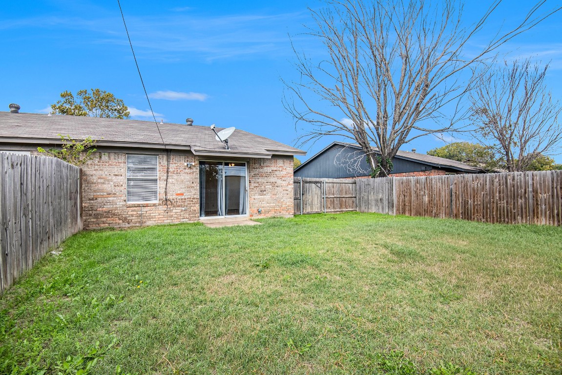 709 Pleasant Manor Burleson TX 76028