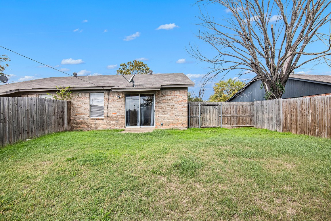 709 Pleasant Manor Burleson TX 76028