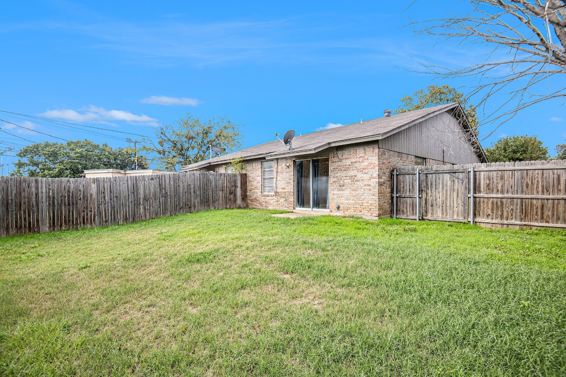 709 Pleasant Manor Burleson TX 76028