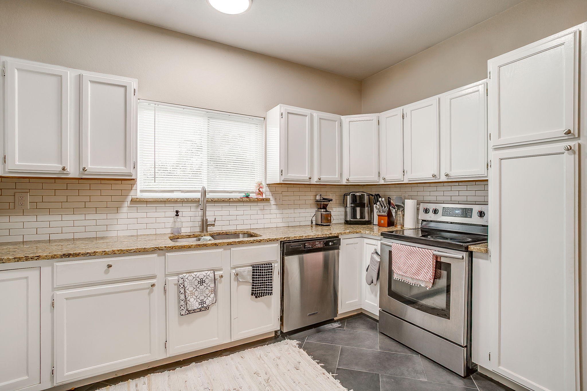 2700 Mccart Avenue Fort Worth TX 76110