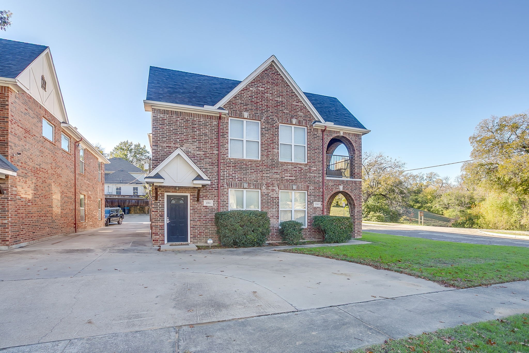 2700 Mccart Avenue Fort Worth TX 76110
