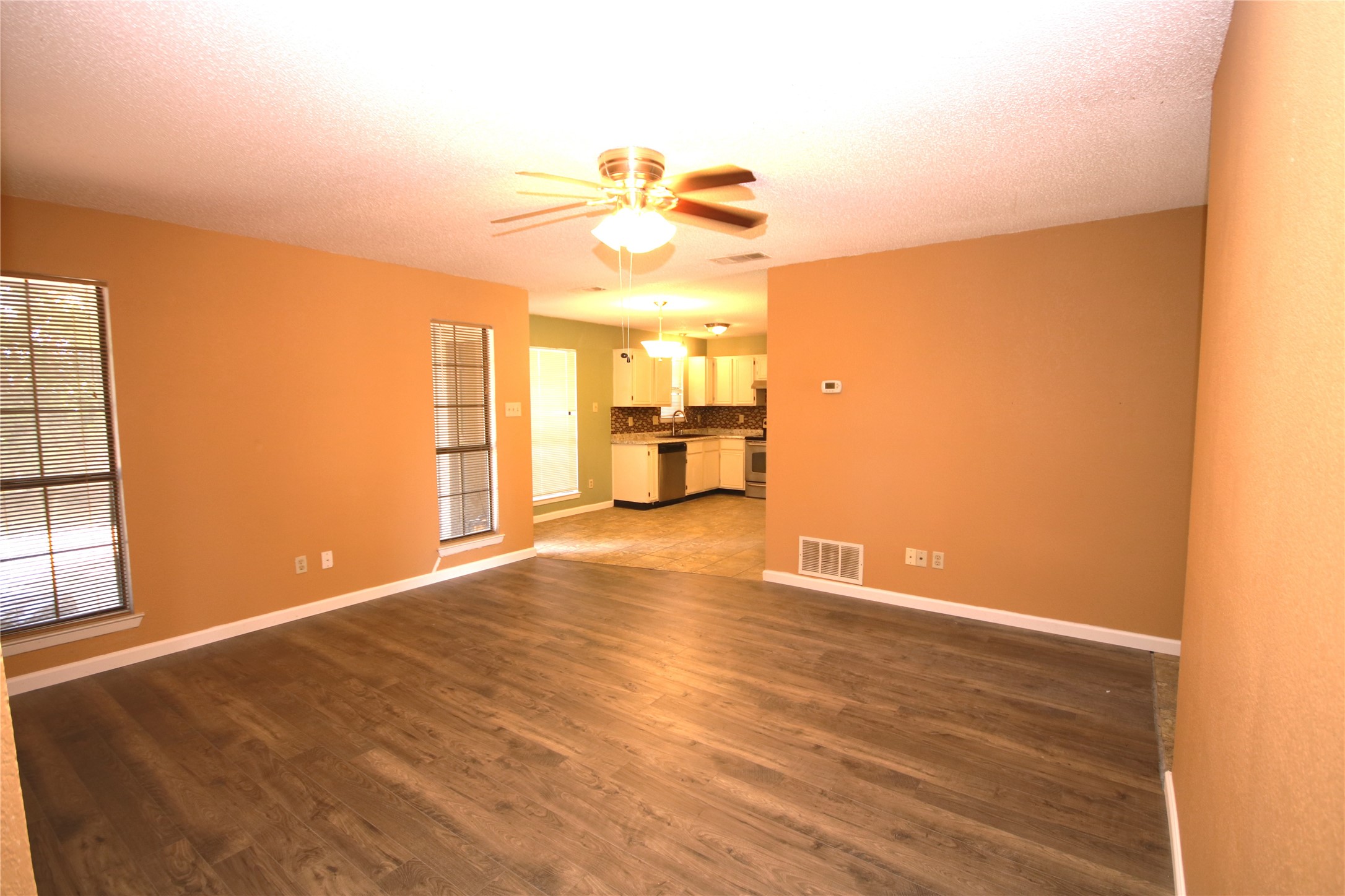 109 Australia Court Glenn Heights TX 75154