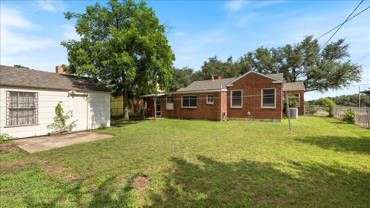 6321 Calmont Avenue Fort Worth TX 76116