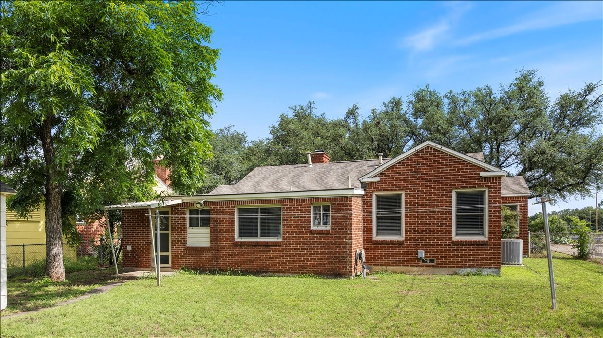 6321 Calmont Avenue Fort Worth TX 76116