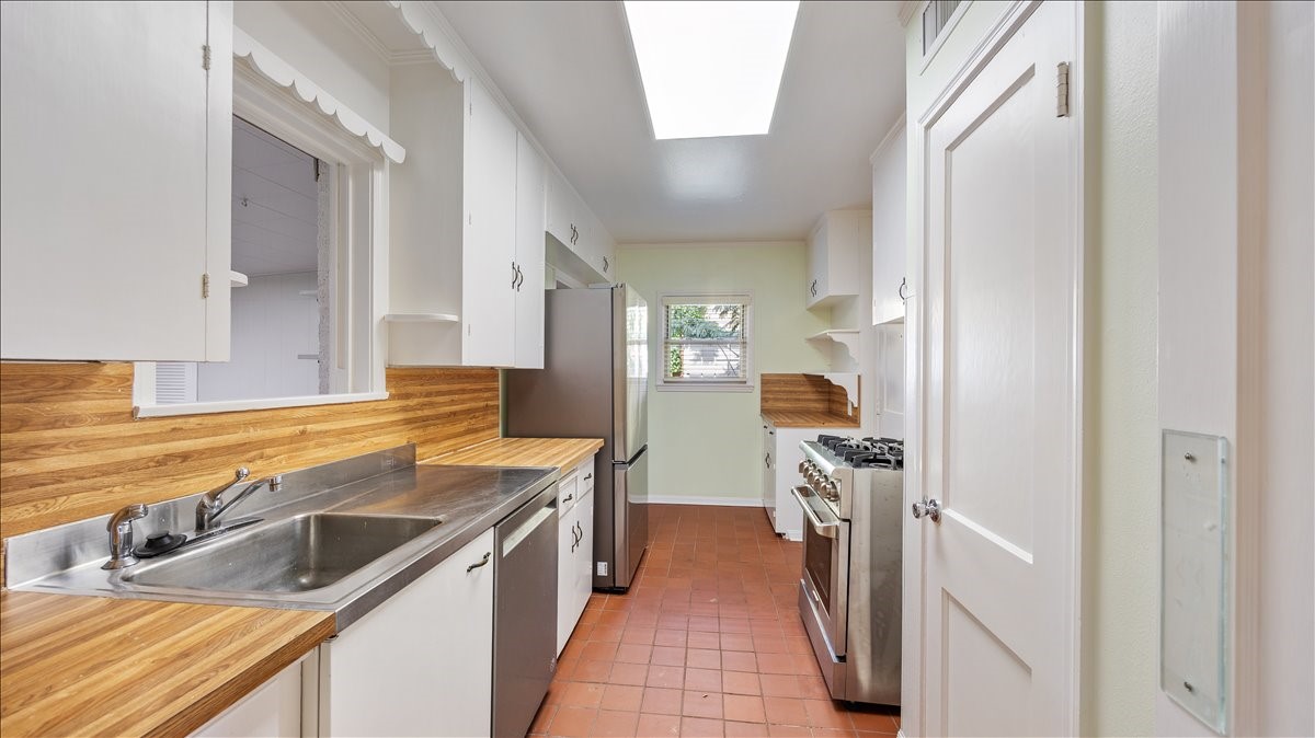 6321 Calmont Avenue Fort Worth TX 76116