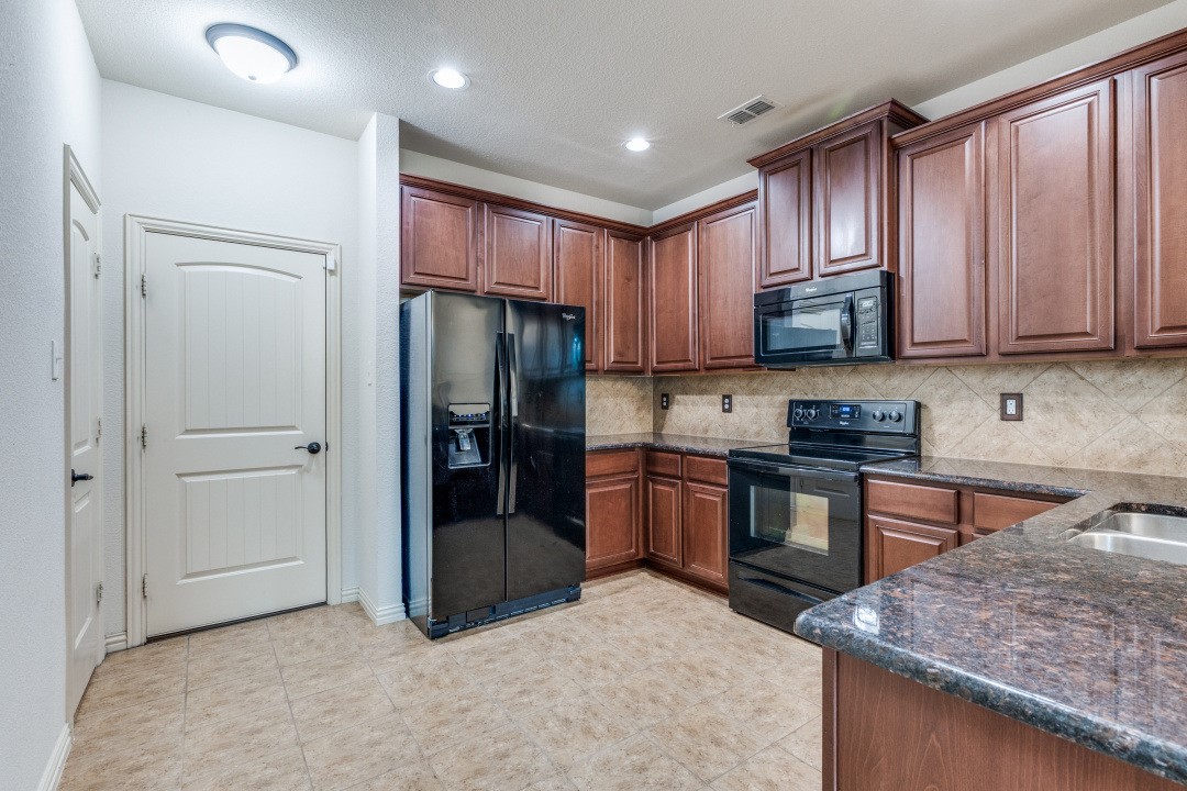 3000 Peyton Brook Drive Fort Worth TX 76137