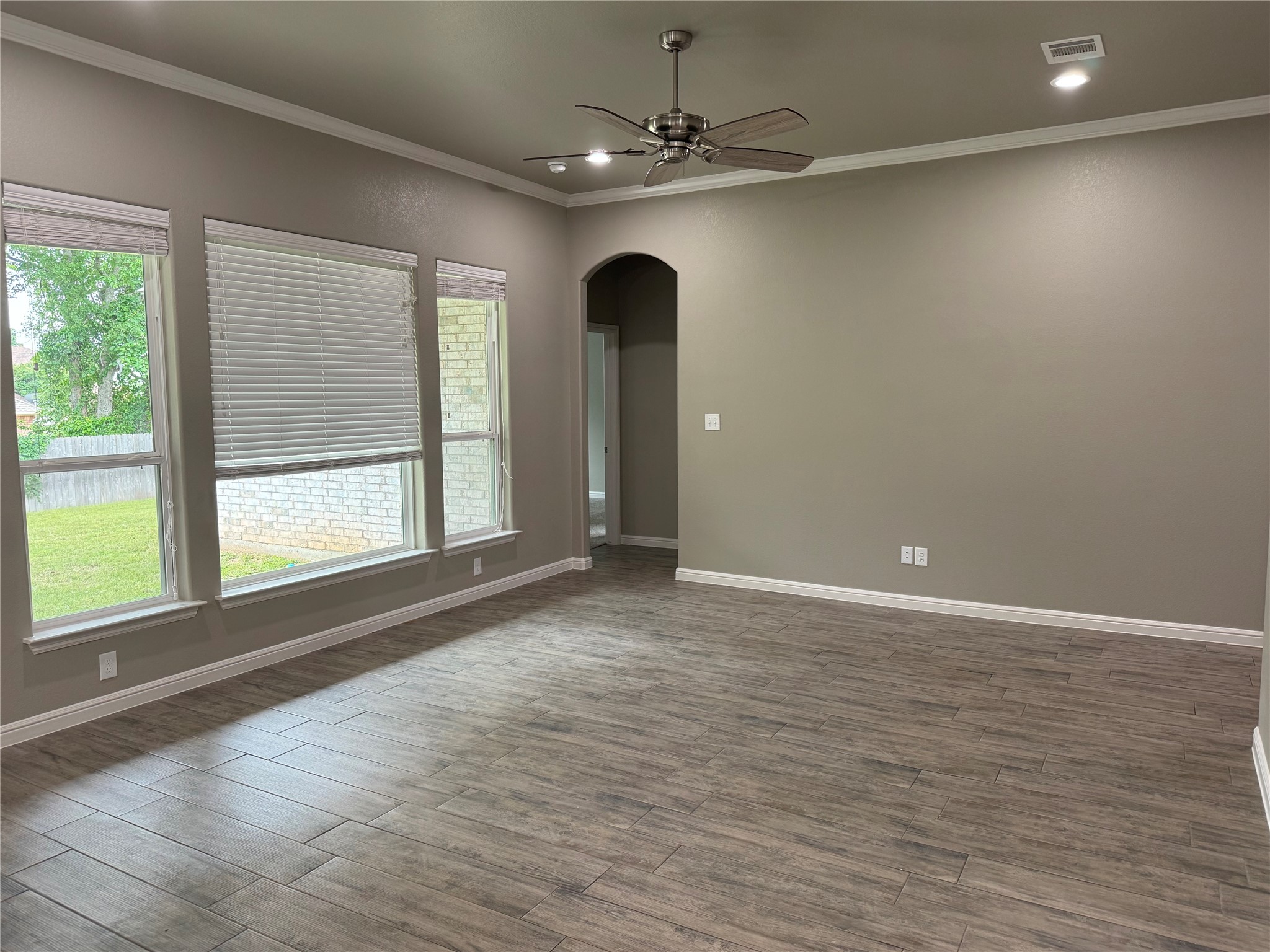 612 Sovereign Drive Granbury TX 76049