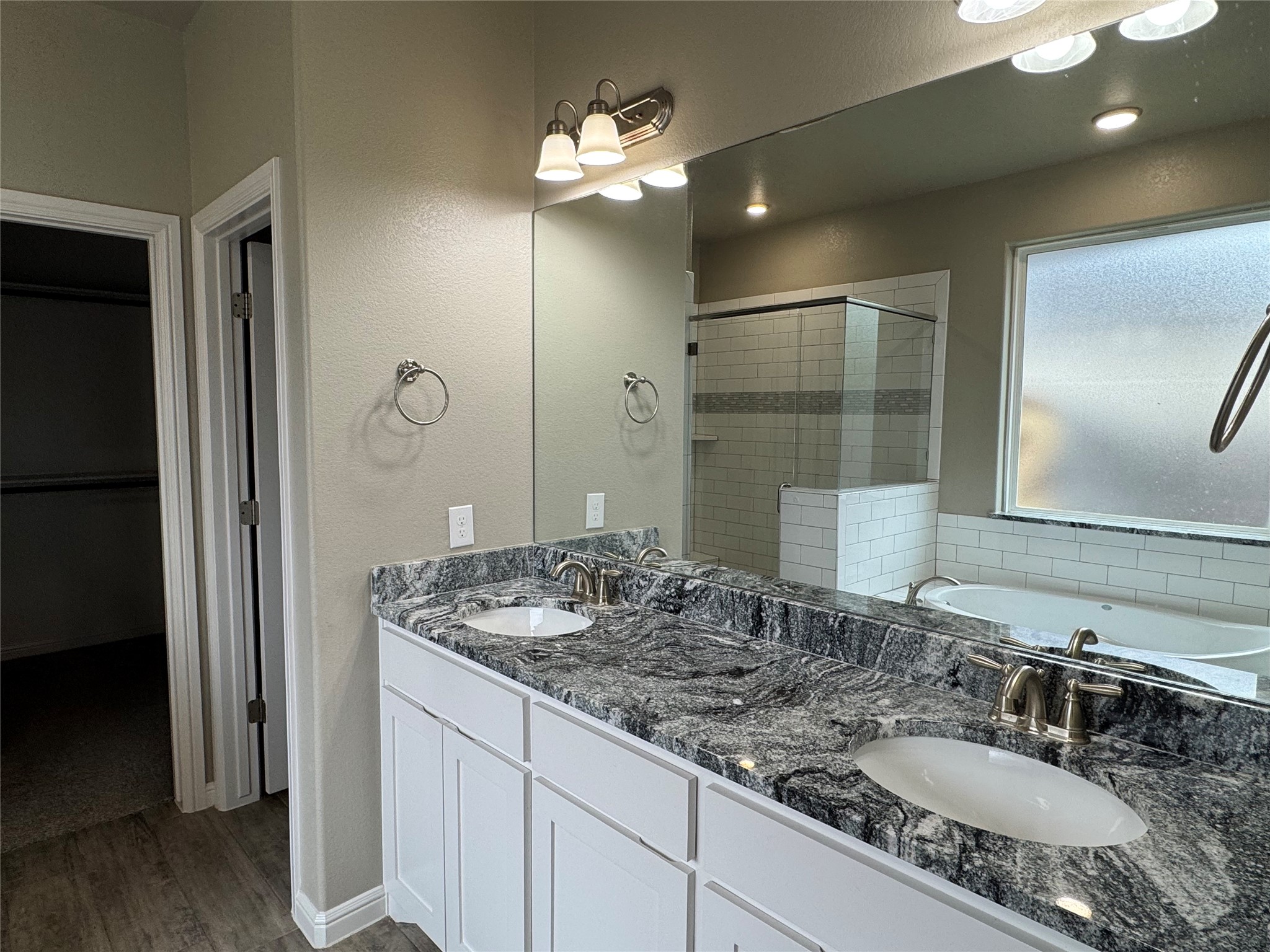 612 Sovereign Drive Granbury TX 76049