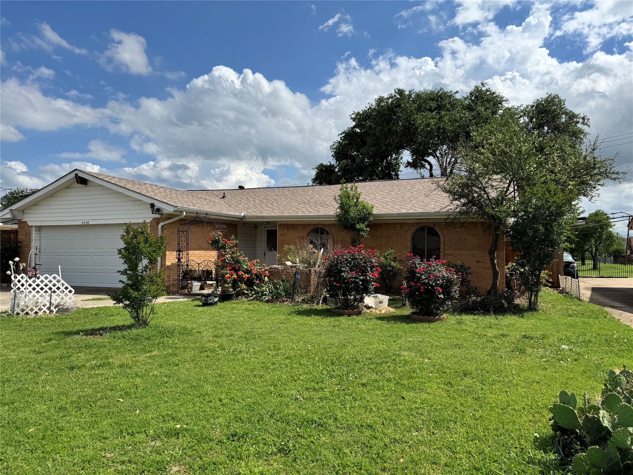 3718 W Rochelle Road Irving TX 75062