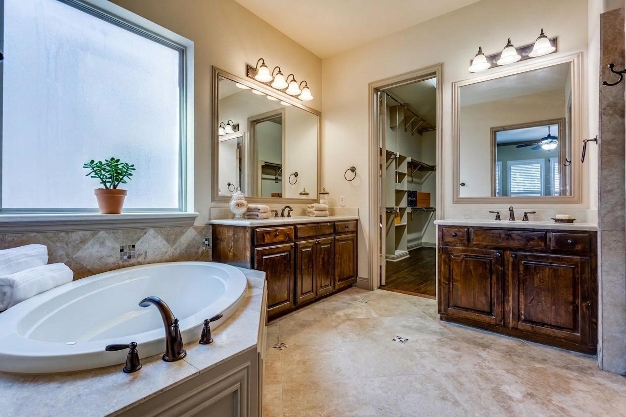 2329 Chadwick Lane Garland TX 75044