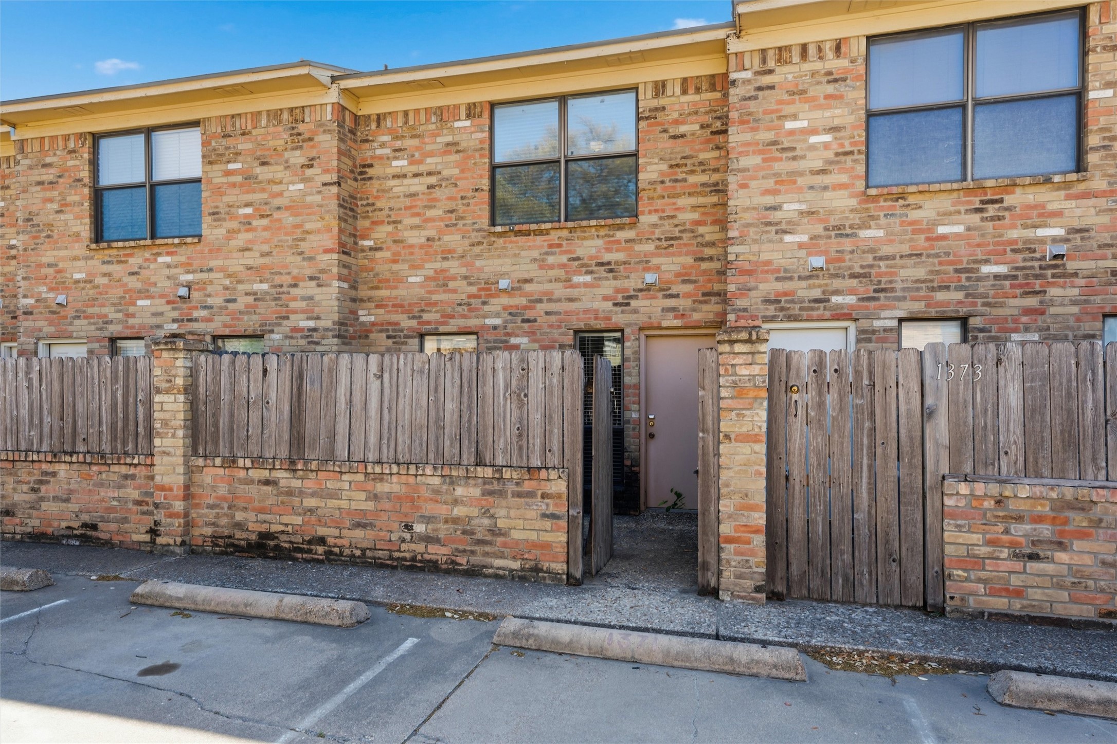 1371 S 11th Street Waco TX 76706