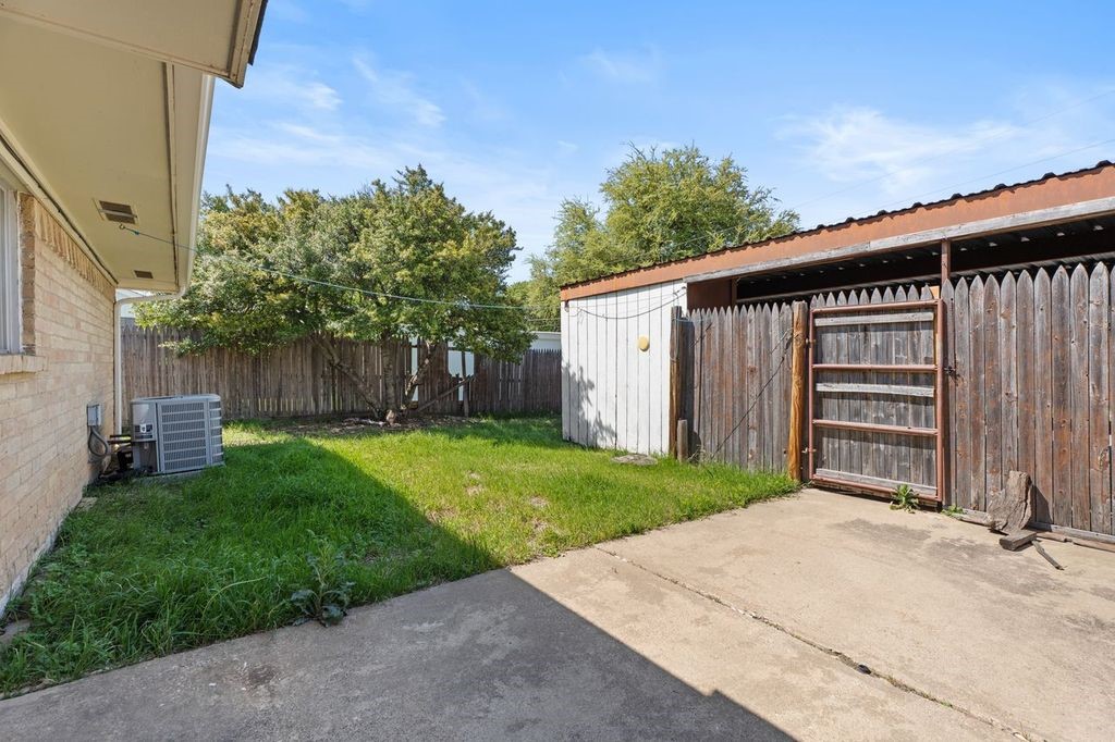 15839 El Estado Drive Dallas TX 75248