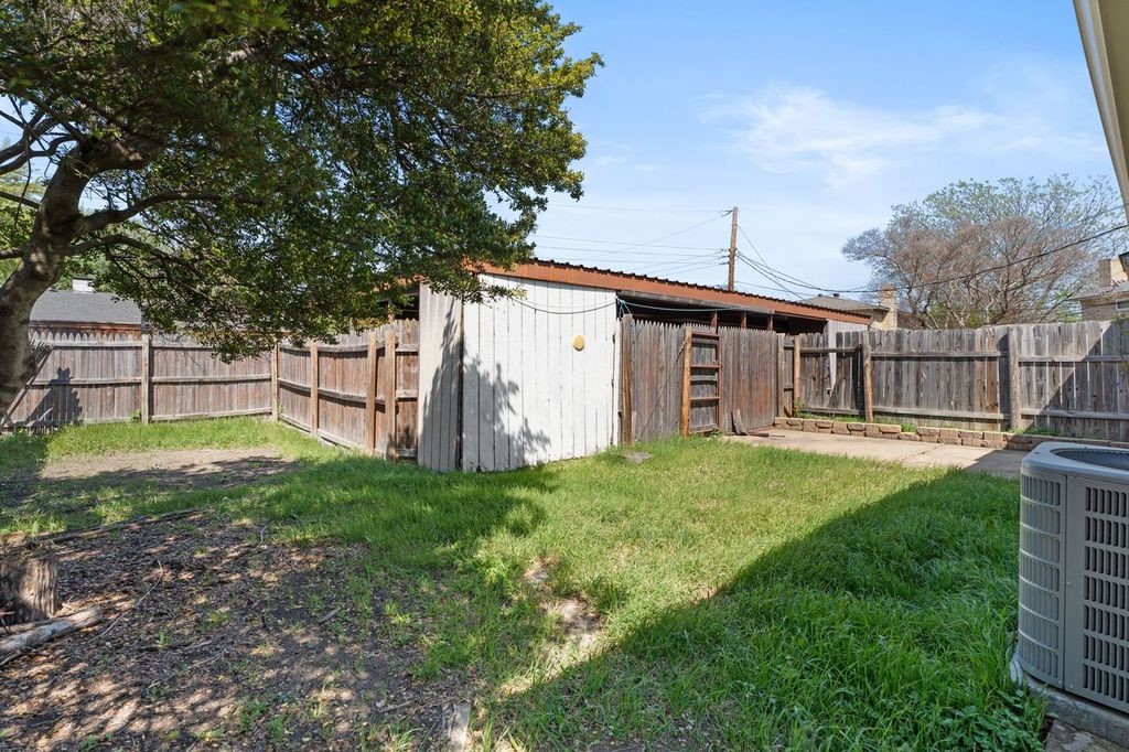 15839 El Estado Drive Dallas TX 75248