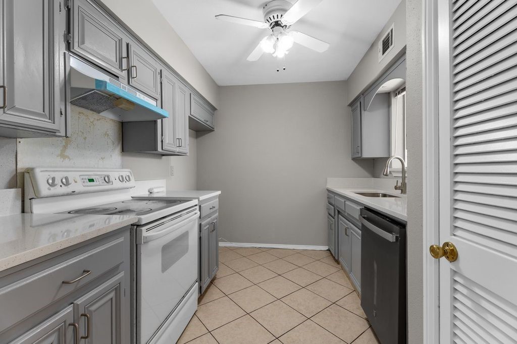 15839 El Estado Drive Dallas TX 75248