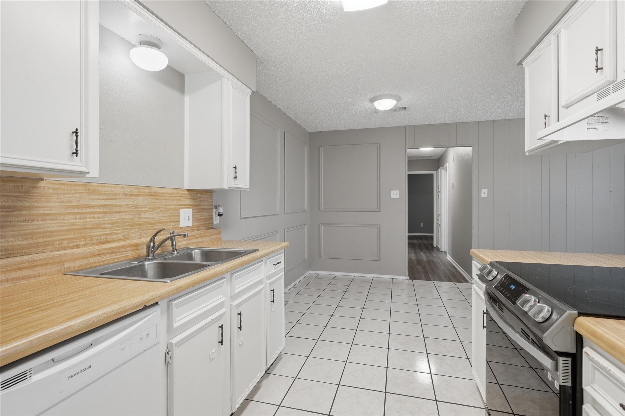 128 Meador Lane Burleson TX 76028