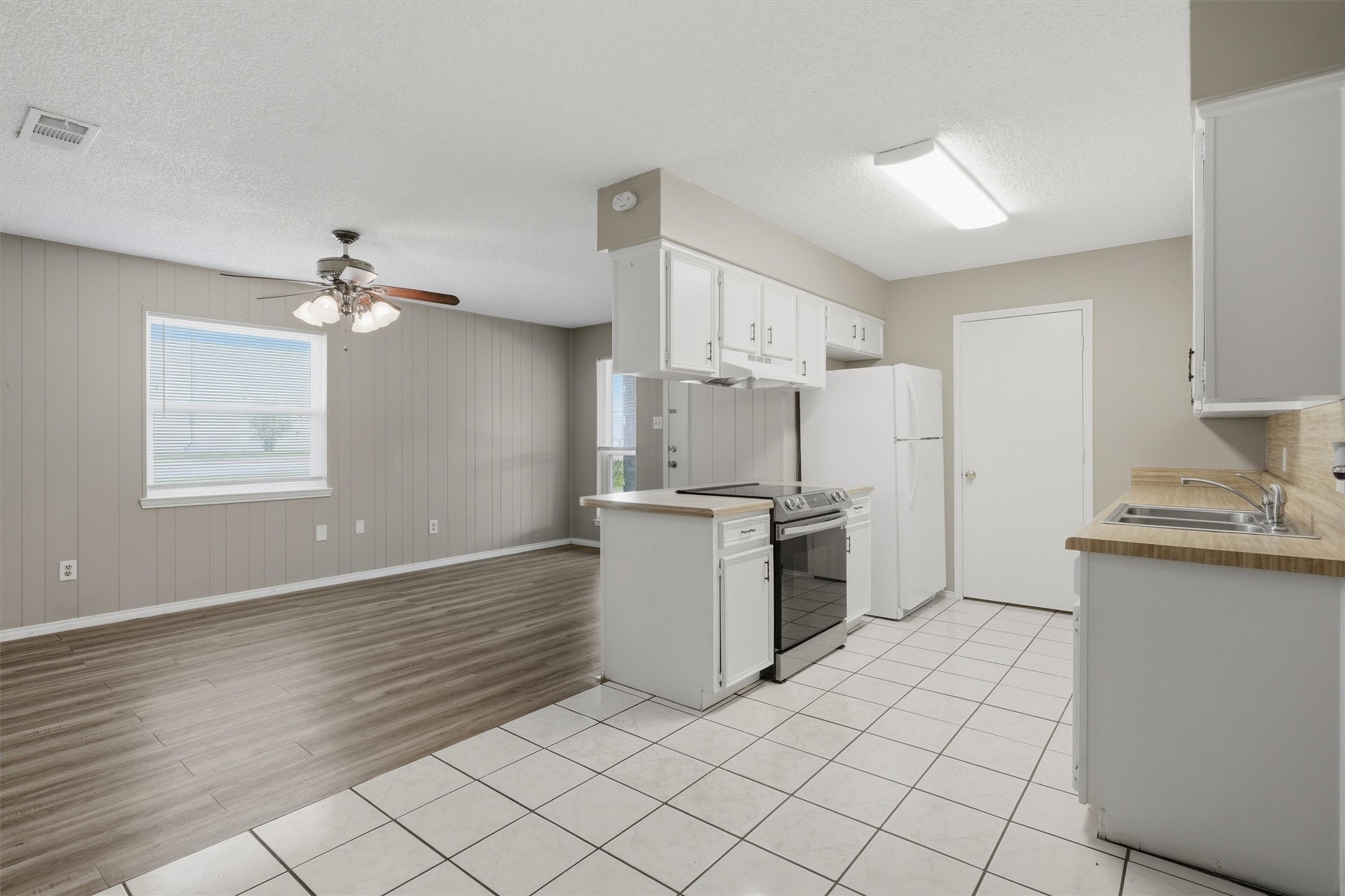 128 Meador Lane Burleson TX 76028