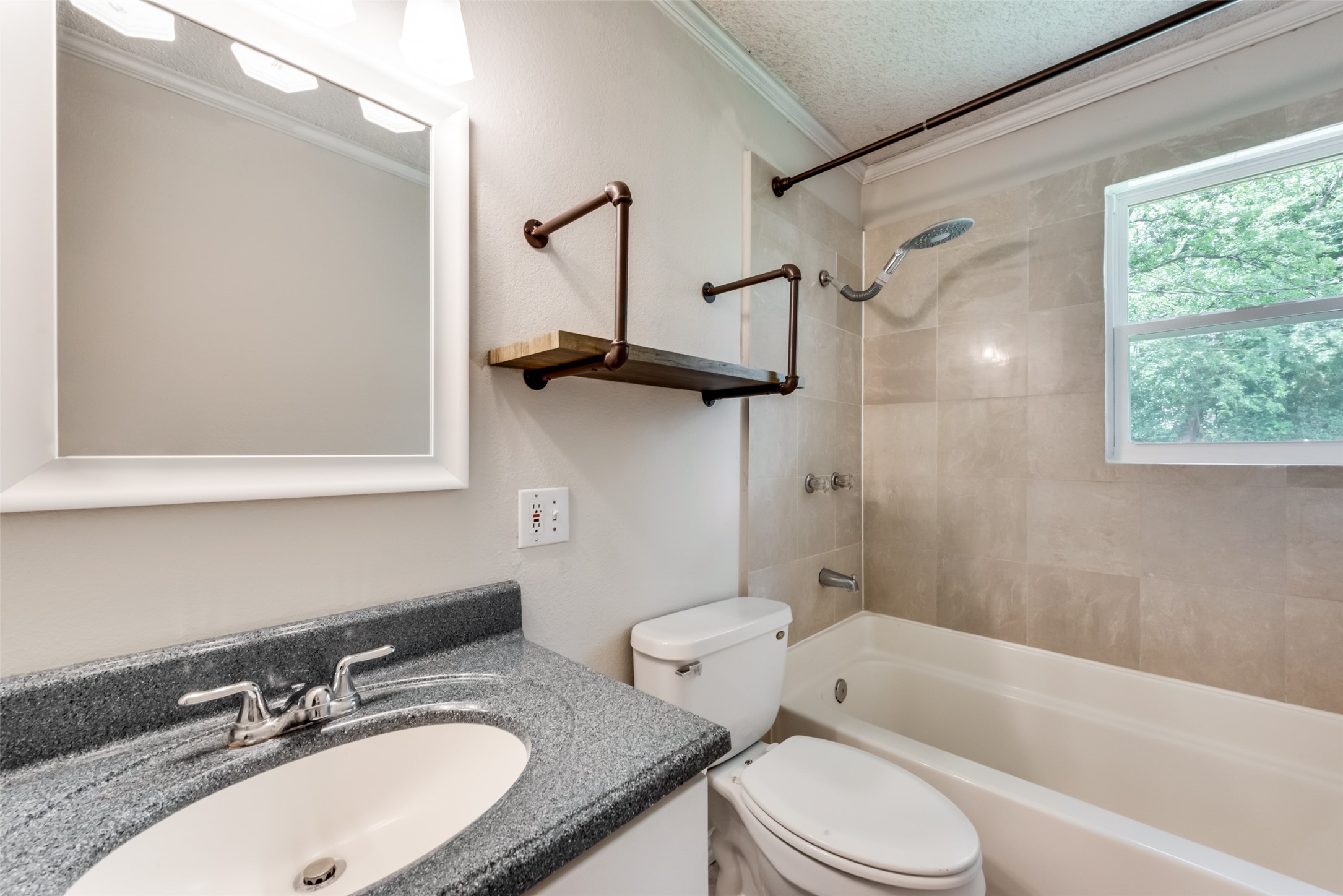 438 Daniel Street Richardson TX 75080