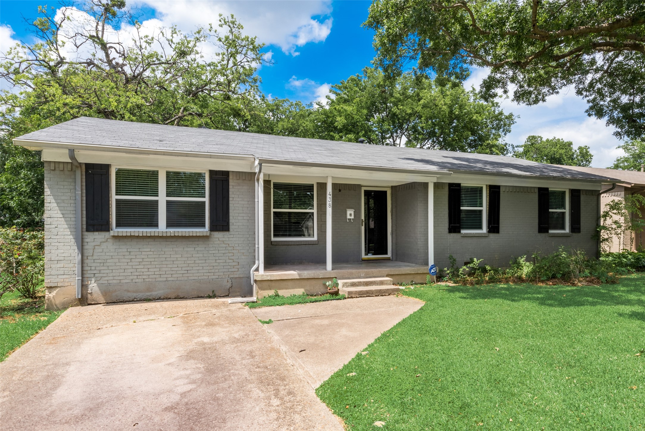 438 Daniel Street Richardson TX 75080