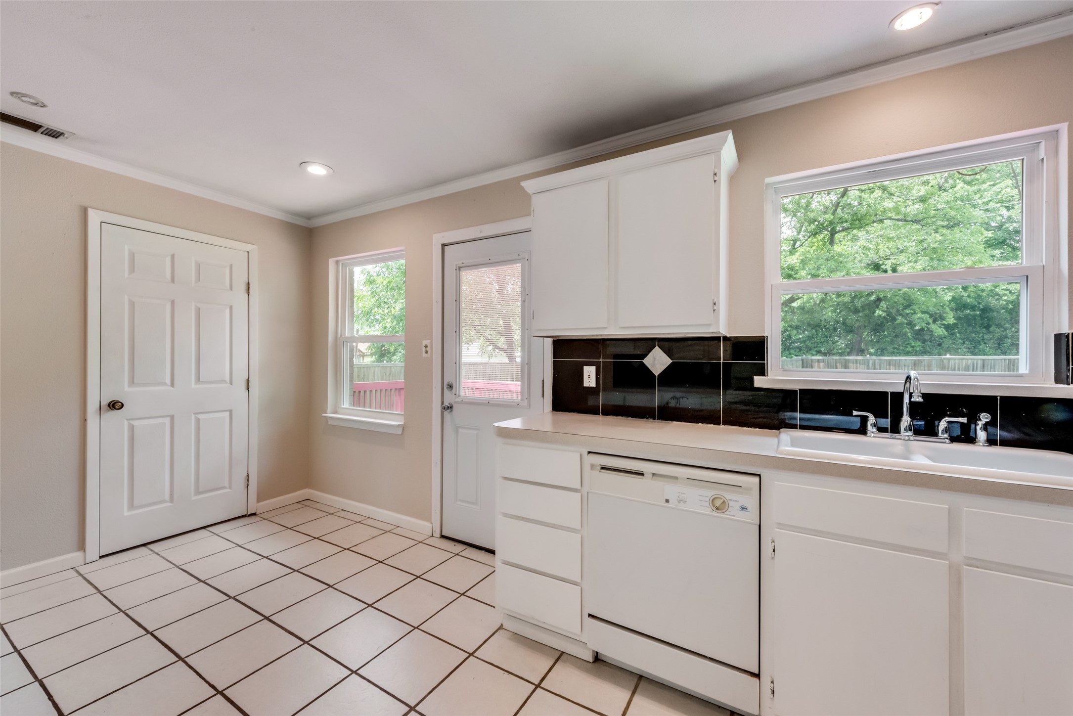 438 Daniel Street Richardson TX 75080