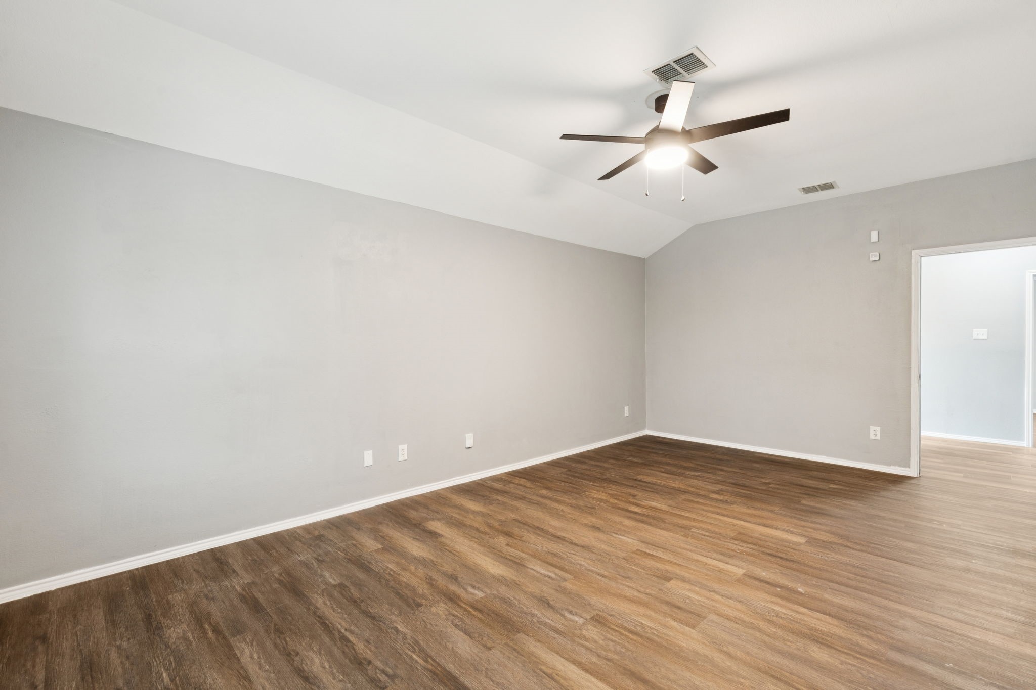 1016 Aviary Aubrey TX 76227