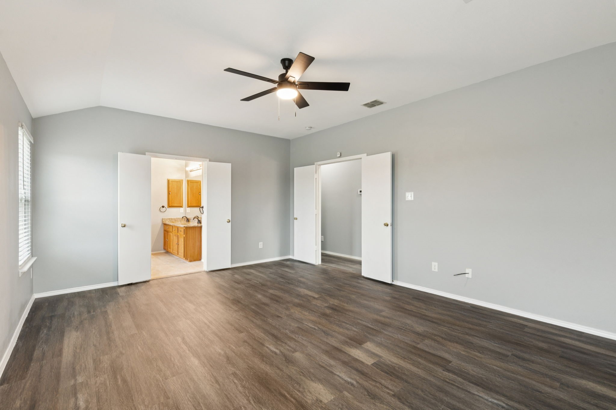 1016 Aviary Aubrey TX 76227