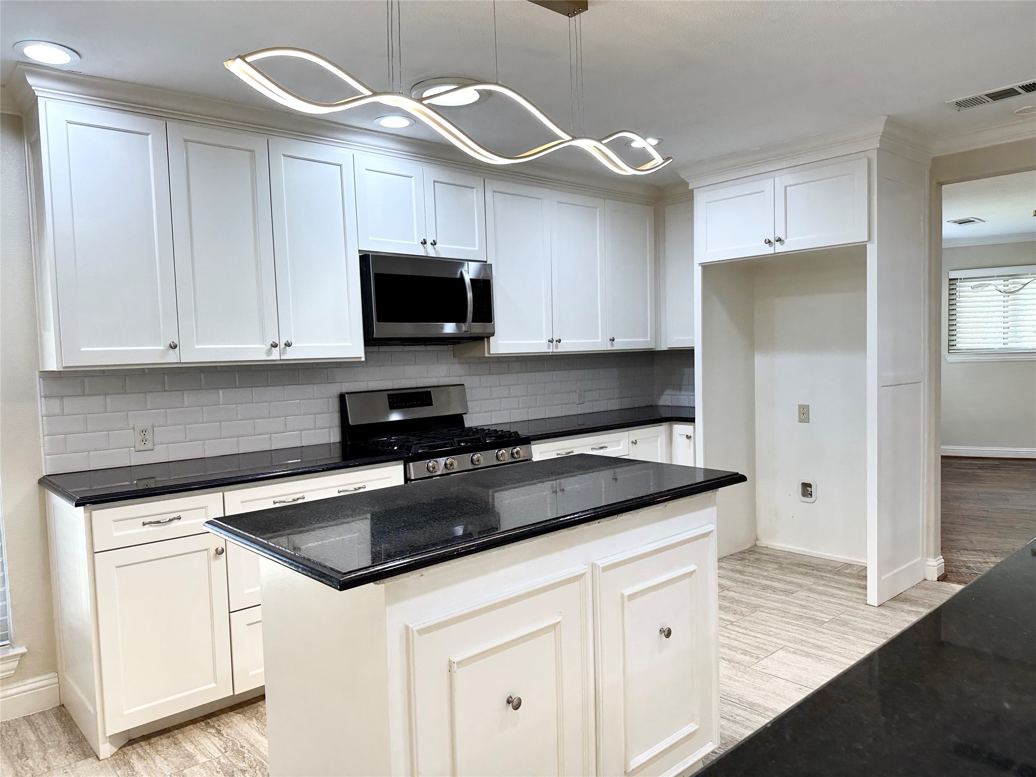 6632 Winding Rose Trail Dallas TX 75252