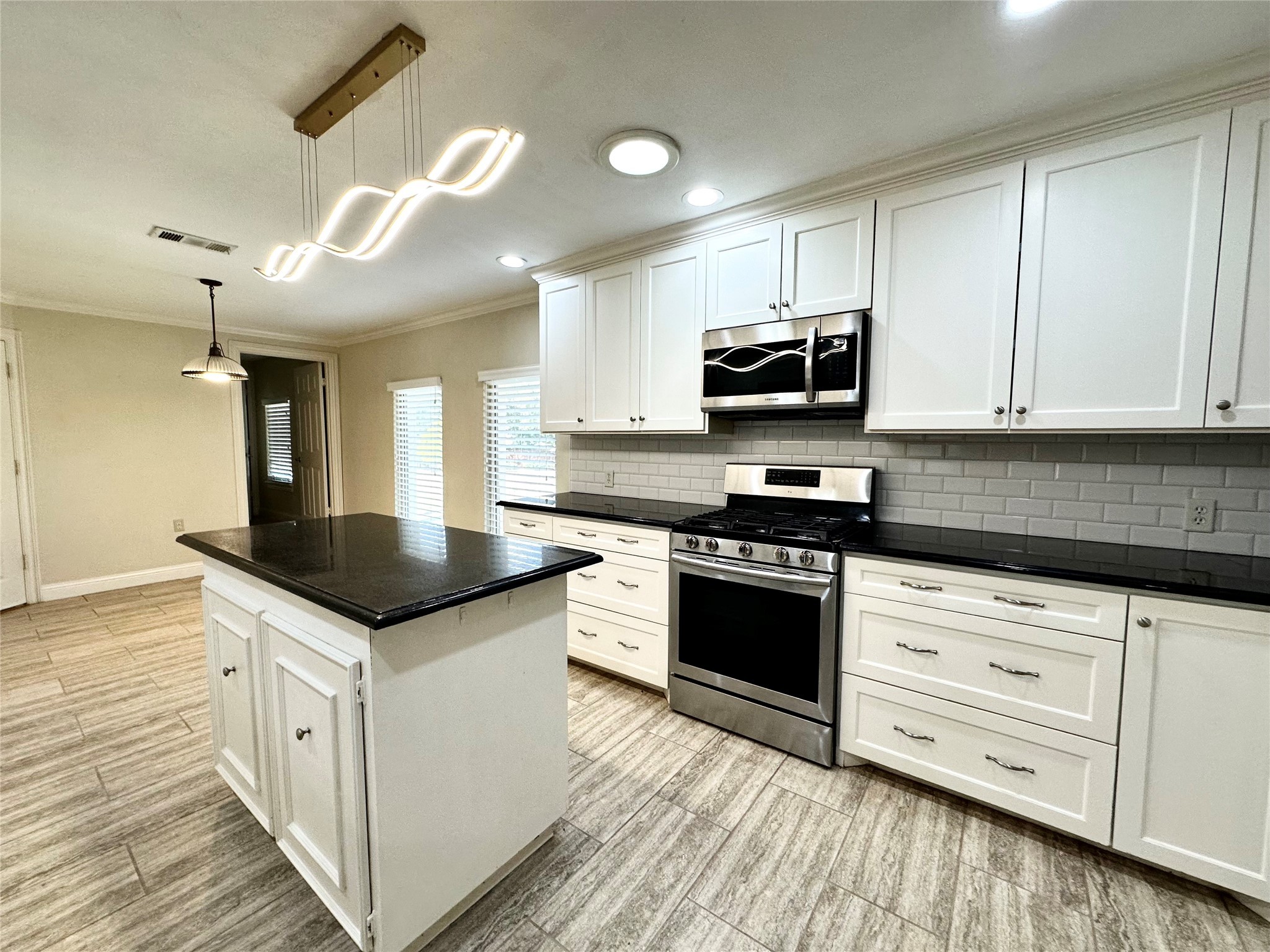 6632 Winding Rose Trail Dallas TX 75252