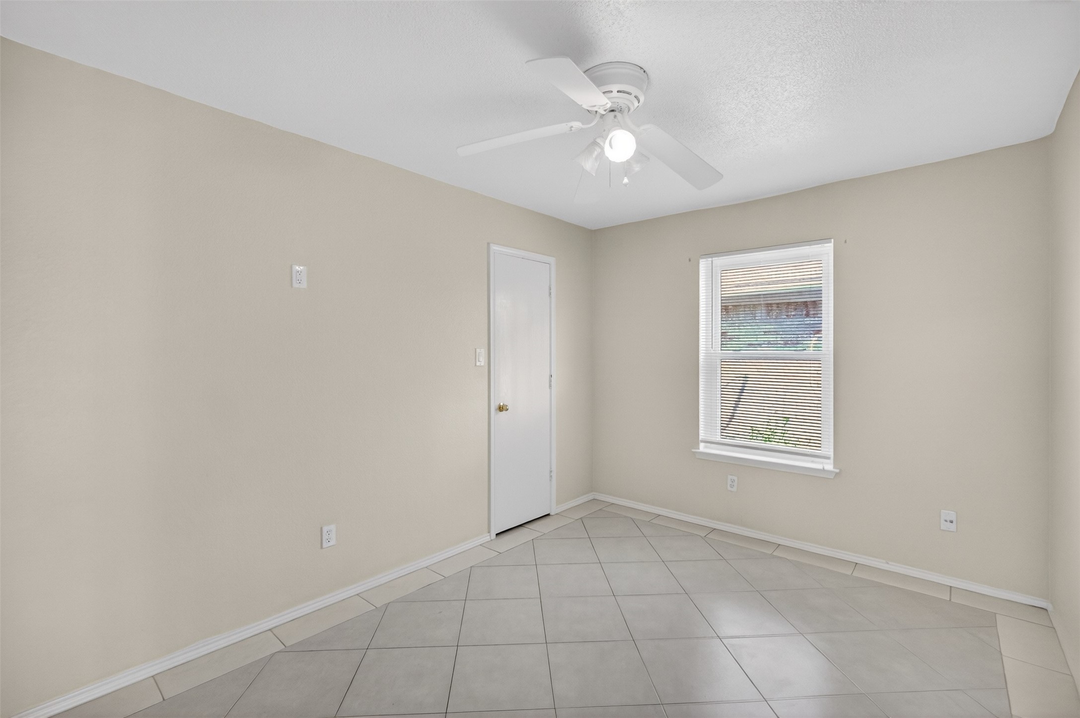 7016 Snowivy Court Arlington TX 76001