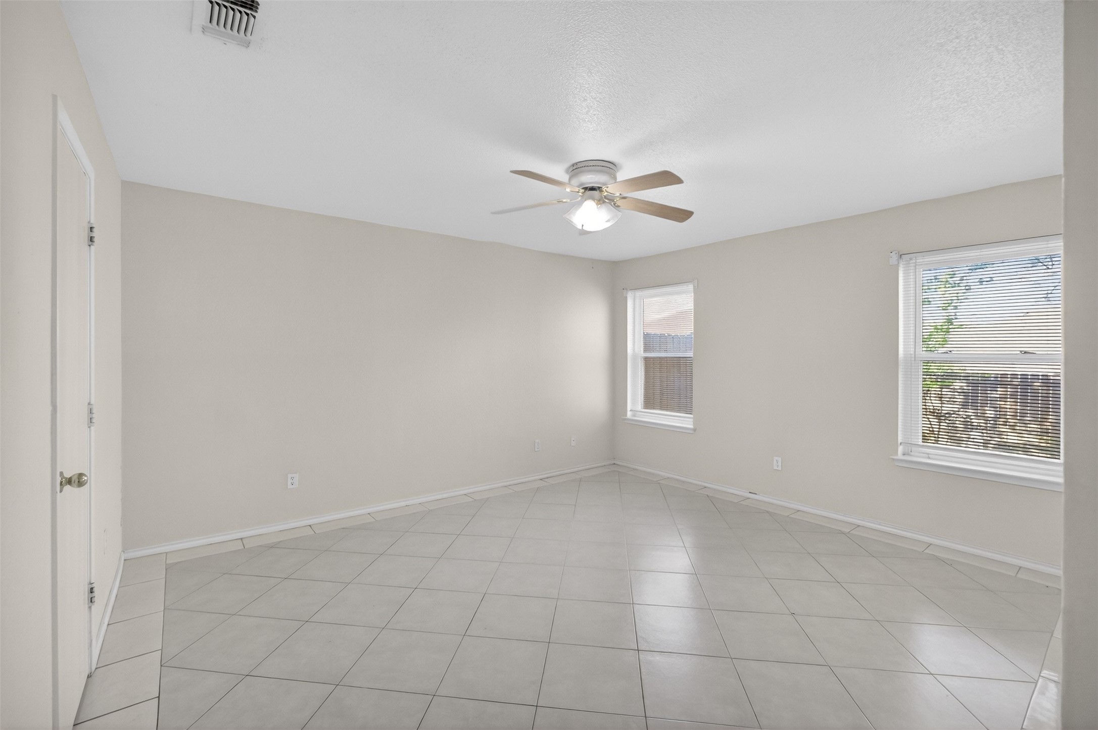 7016 Snowivy Court Arlington TX 76001
