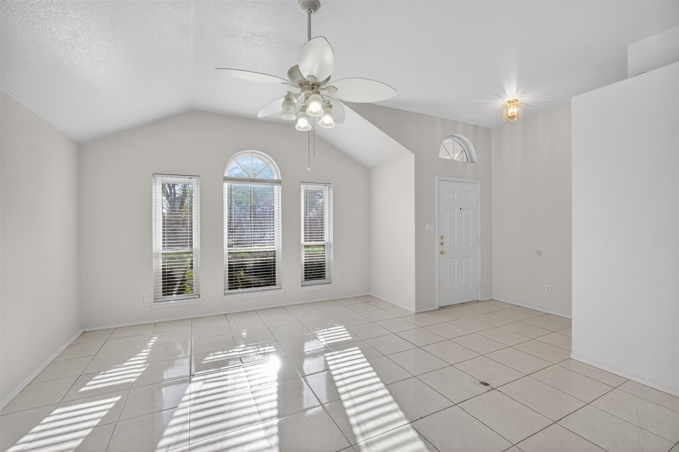 7016 Snowivy Court Arlington TX 76001
