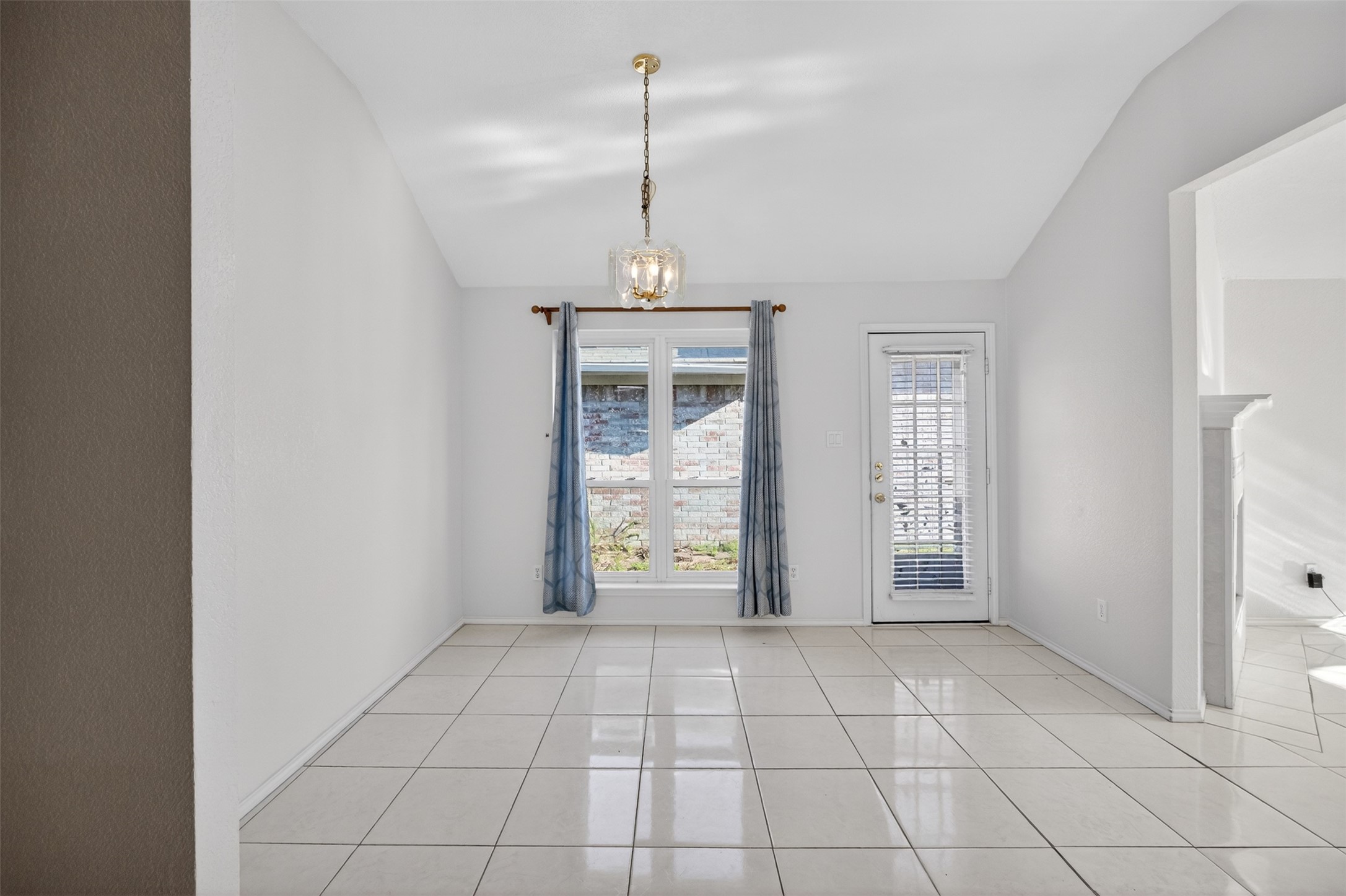 7016 Snowivy Court Arlington TX 76001