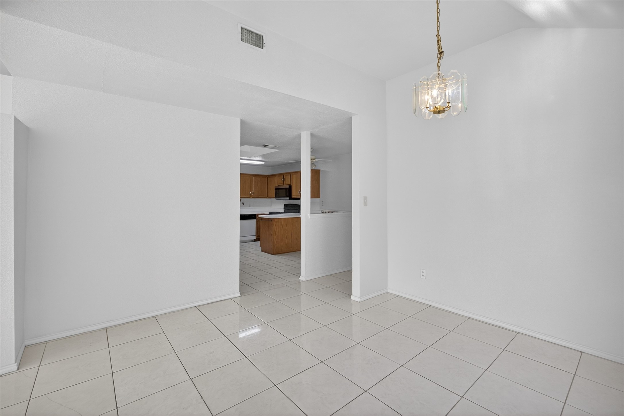 7016 Snowivy Court Arlington TX 76001