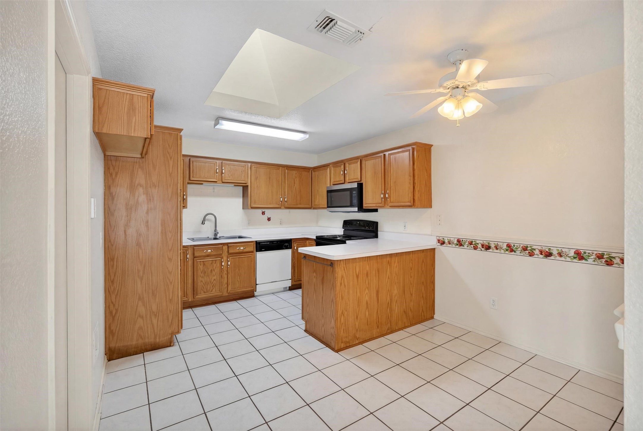 7016 Snowivy Court Arlington TX 76001