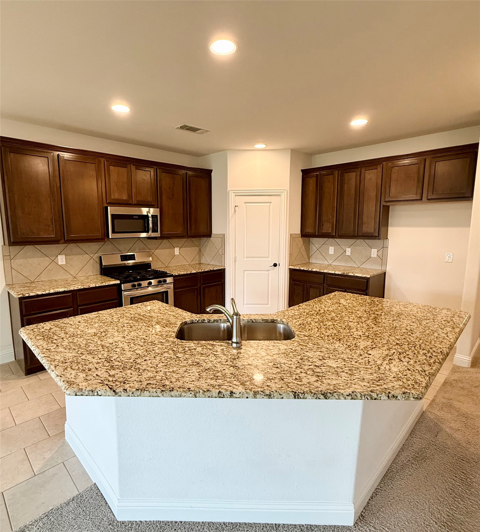 204 Flower Ridge Drive Fort Worth TX 76108