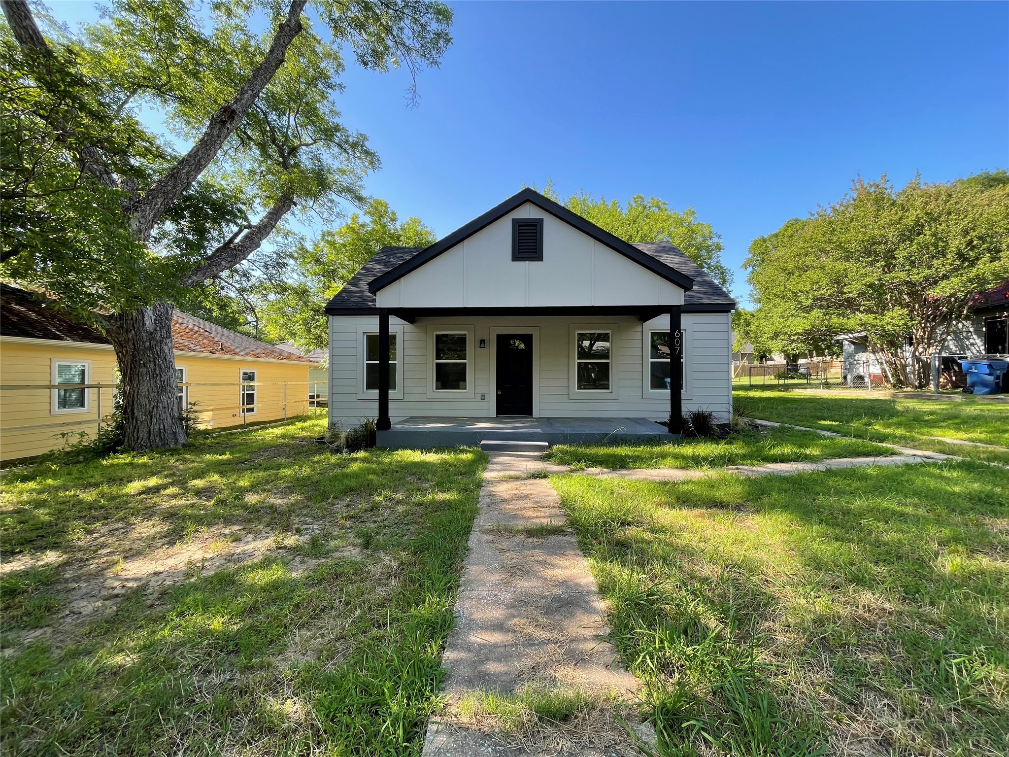 607 E Monterey Street Denison TX 75021