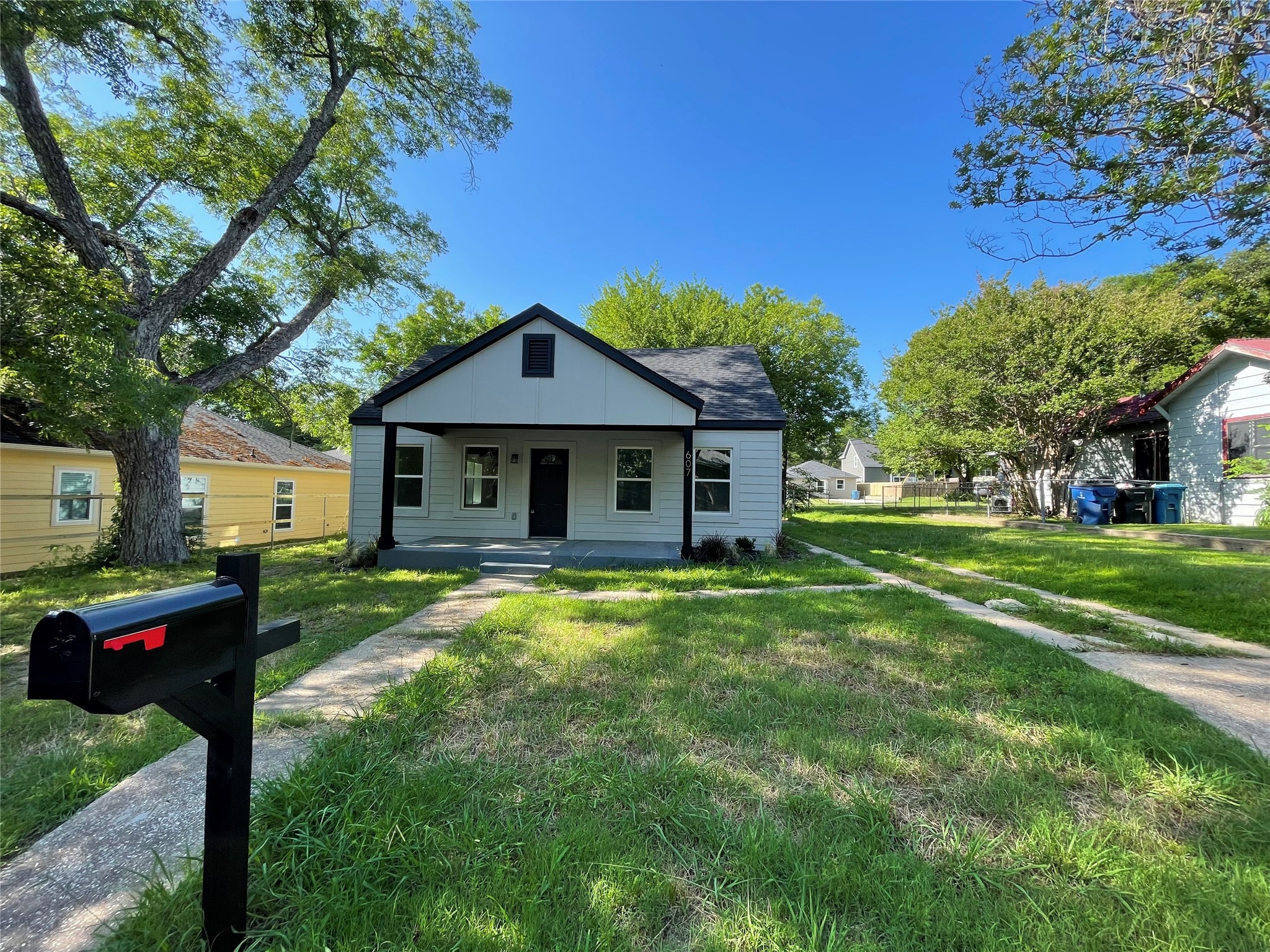 607 E Monterey Street Denison TX 75021