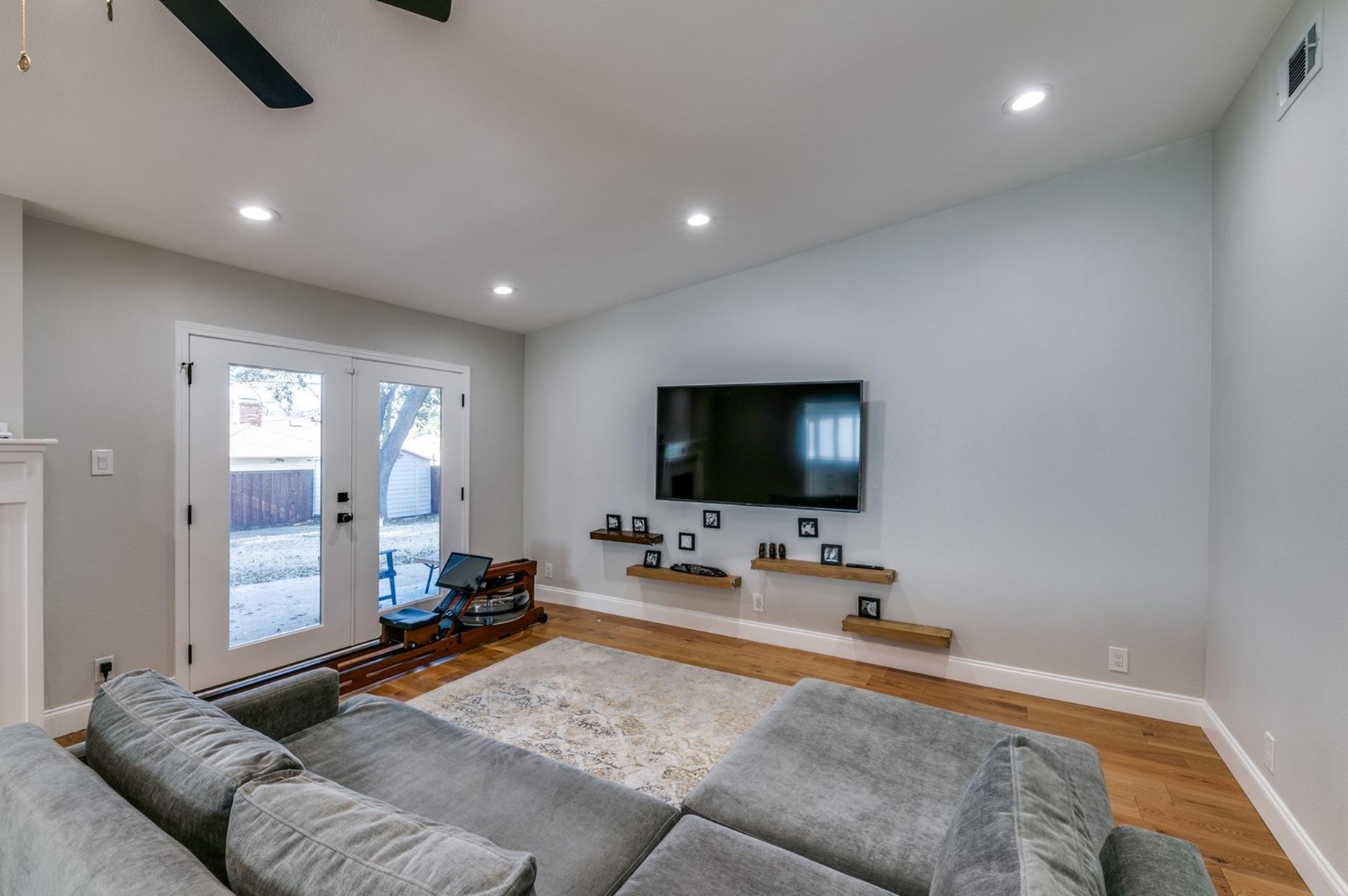 8349 Londonderry Lane Dallas TX 75228