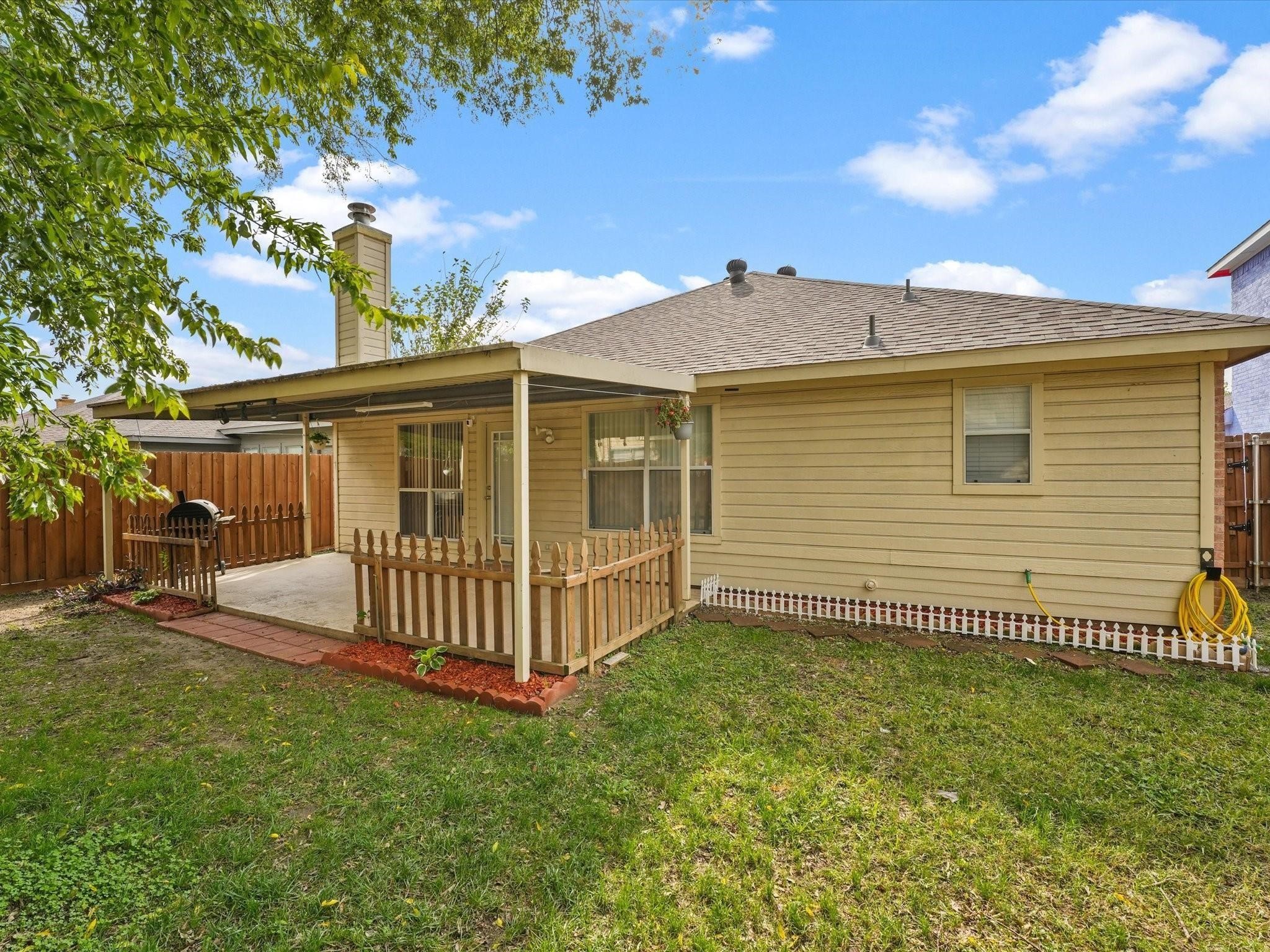 4702 Grovetree Lane Garland TX 75043