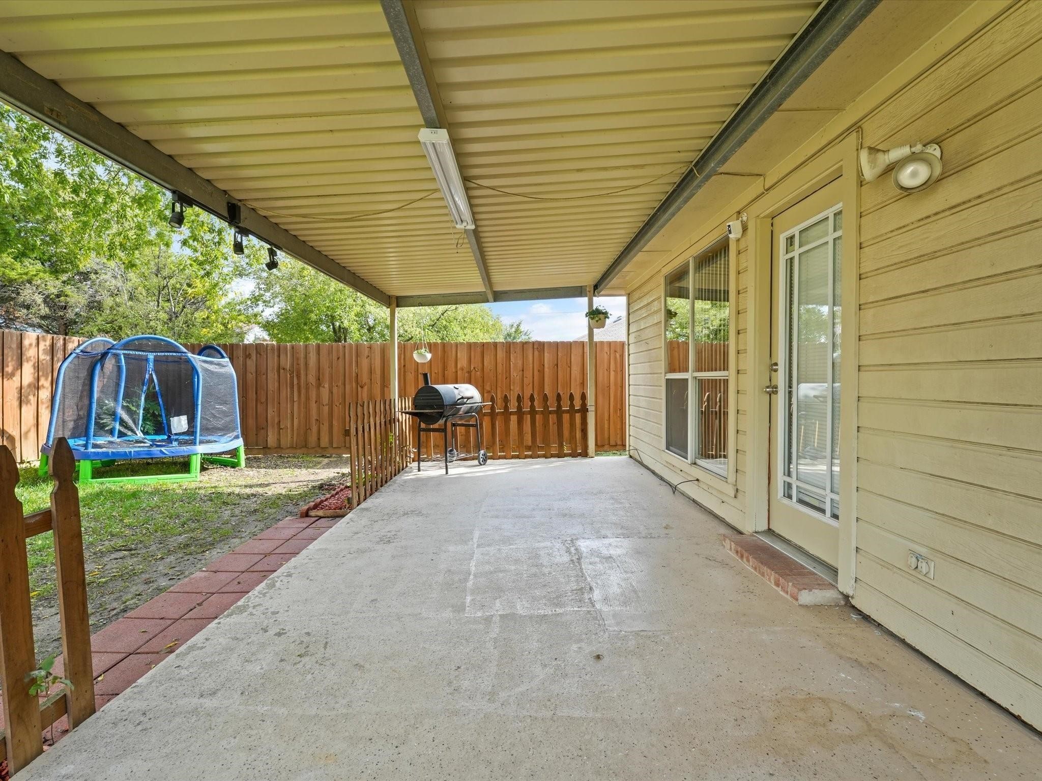 4702 Grovetree Lane Garland TX 75043