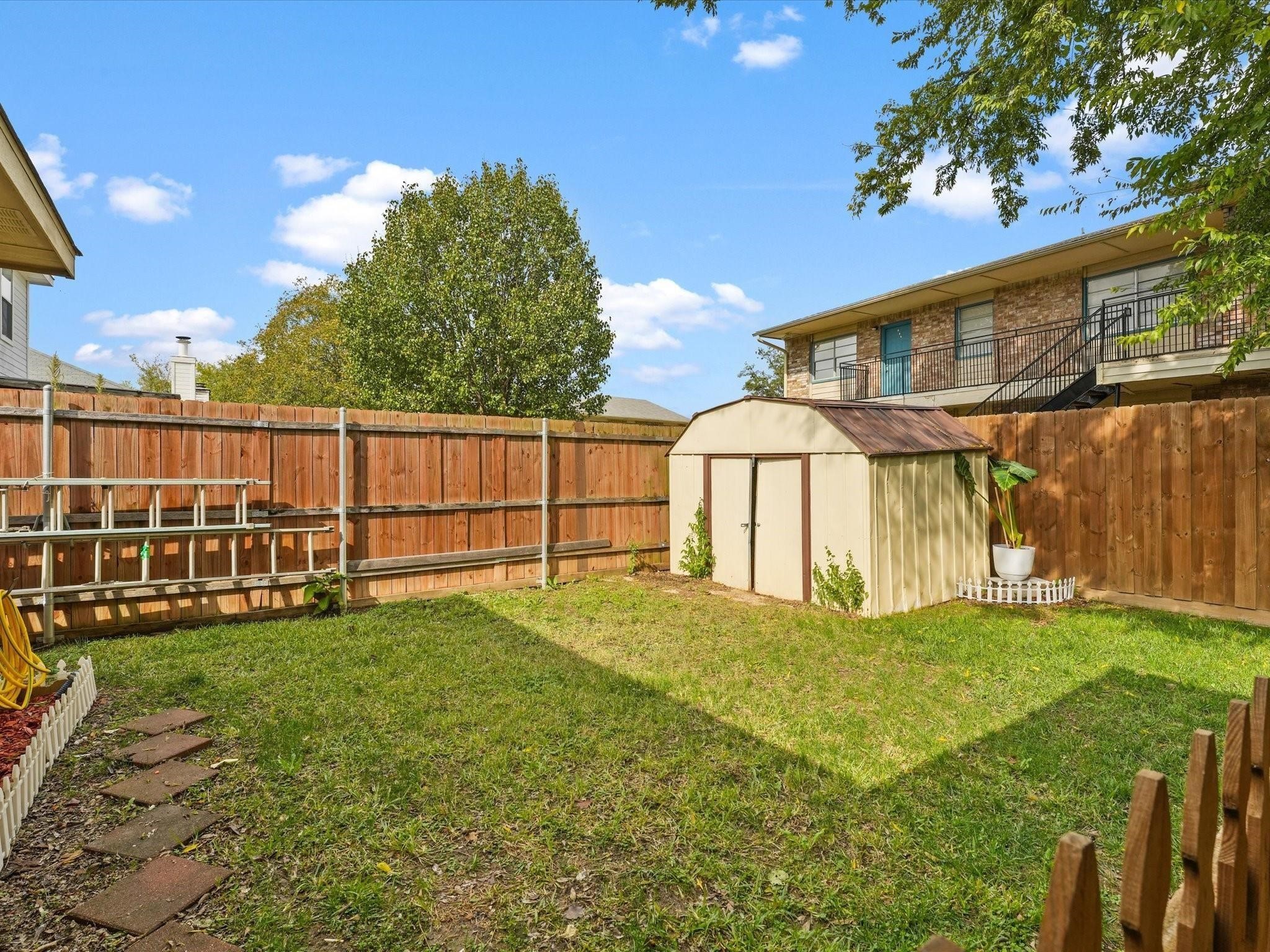 4702 Grovetree Lane Garland TX 75043
