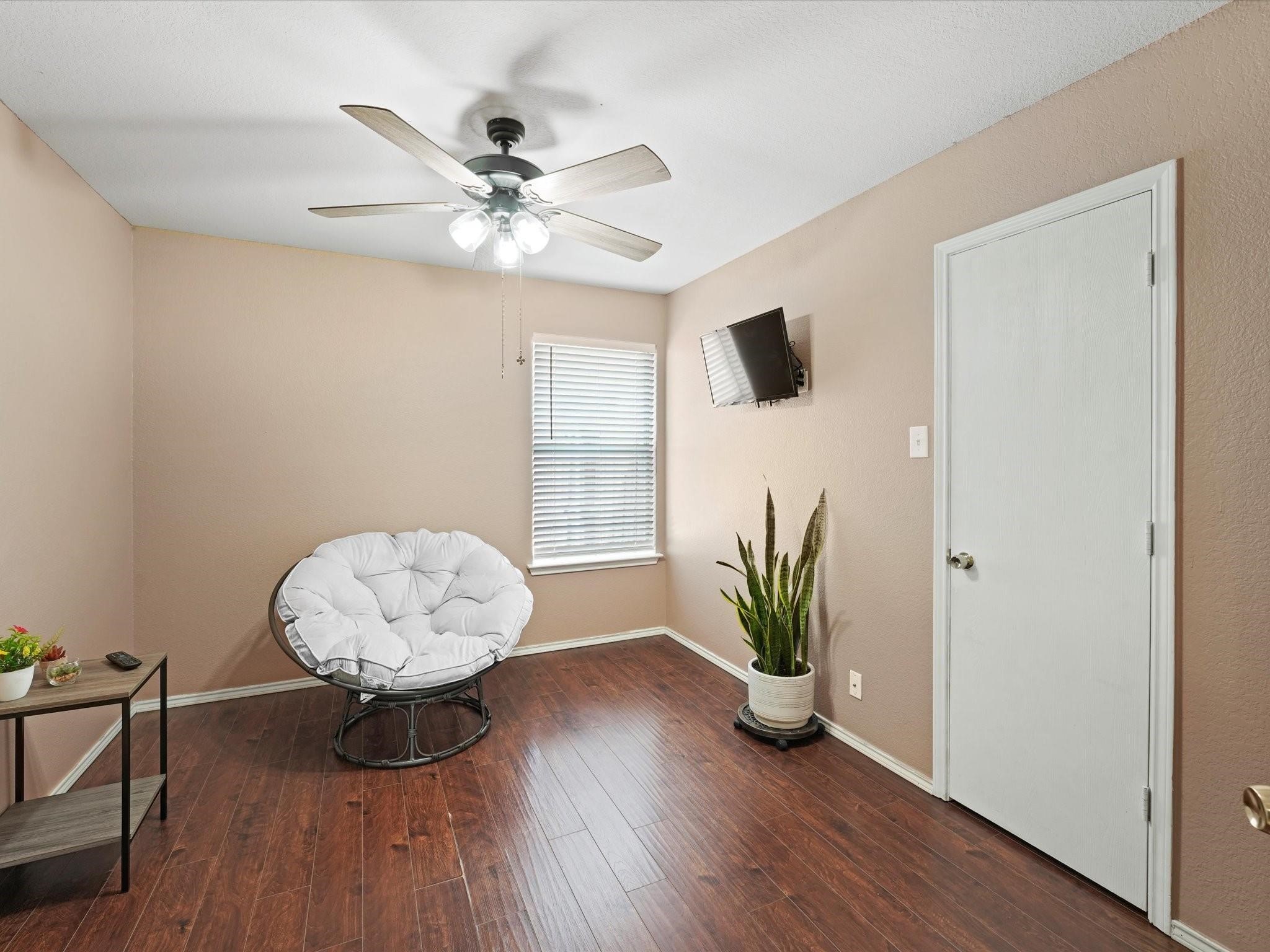 4702 Grovetree Lane Garland TX 75043