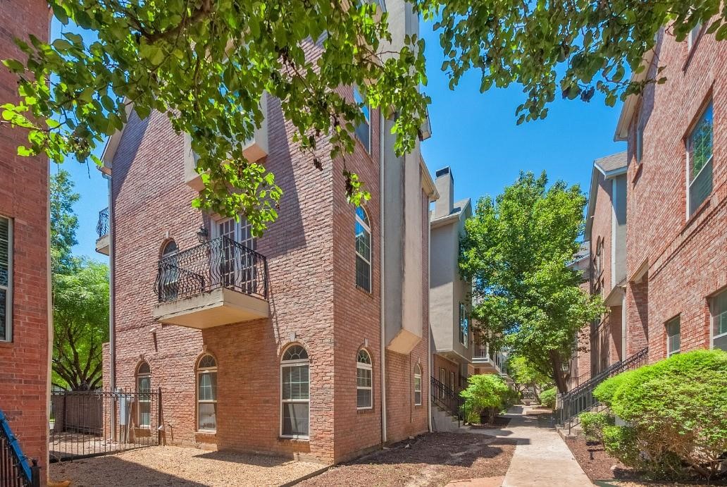 5713 Lewis Street Dallas TX 75206