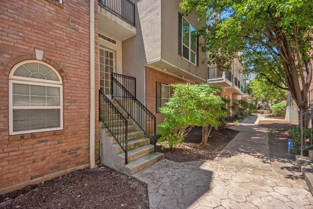 5713 Lewis Street Dallas TX 75206