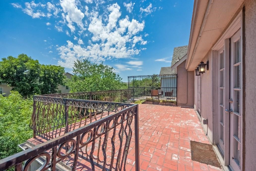 5713 Lewis Street Dallas TX 75206