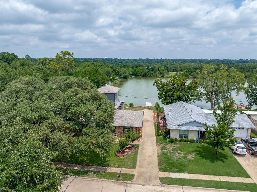 2001 Pebblebrook Trail Irving TX 75060