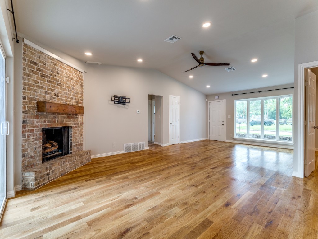 2001 Pebblebrook Trail Irving TX 75060