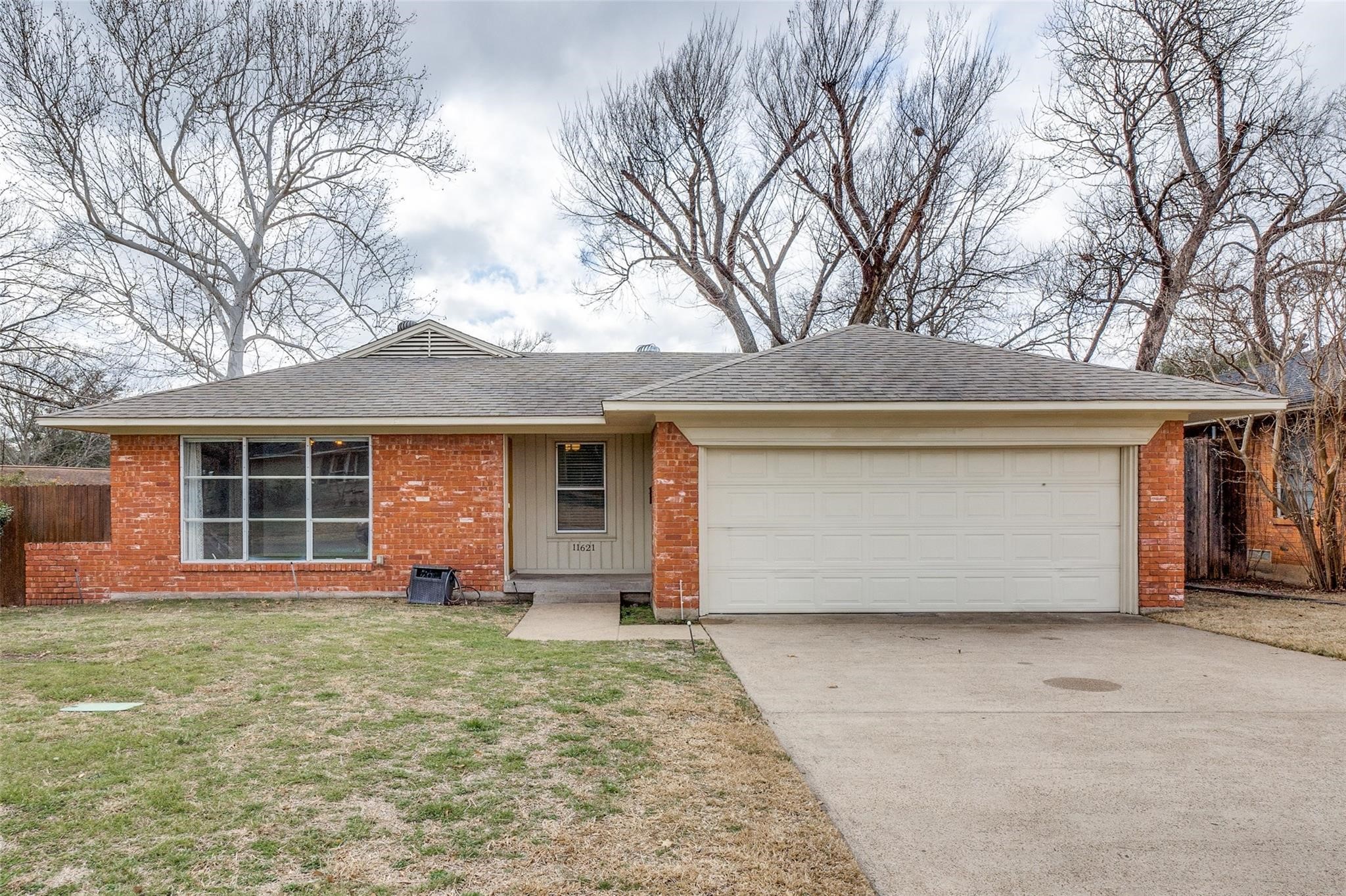 11621 Neering Drive Dallas TX 75218